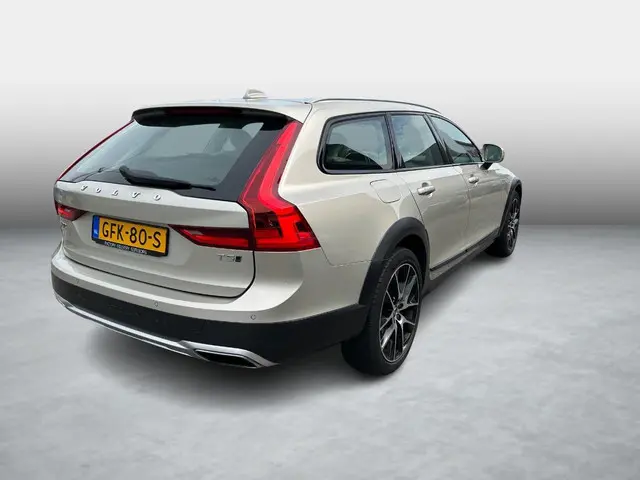 Volvo V90 3