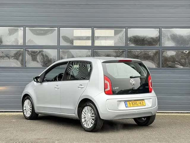 Volkswagen up! 1.0 EDITION 2014 Benzine 16