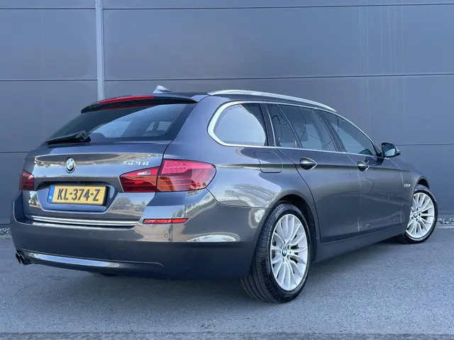 BMW 5 Serie Touring 520i Luxury Edition 2016 Benzine 4