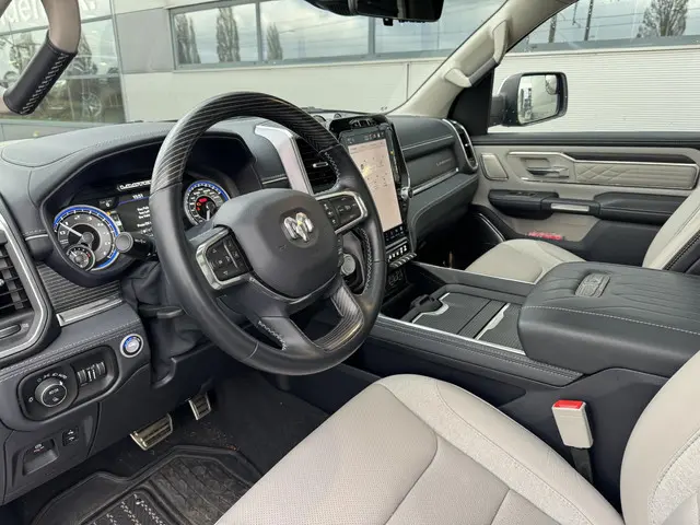 Dodge Ram 1500 5.7 V8 4x4 Crew Cab Limited 2023 Benzine 13