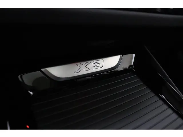 BMW X3 xDrive20i High Executive 2021 Benzine 37