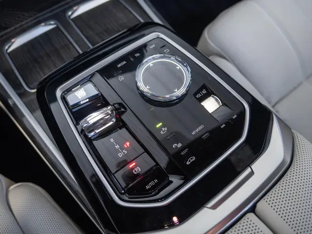 BMW 7 Serie Sedan M760e xDrive 2023 Hybride Benzine 25