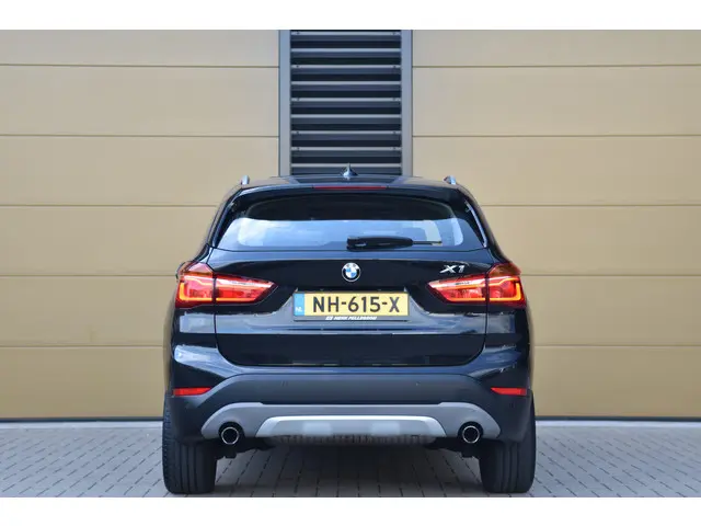 BMW X1 sDrive20i High Executive 2017 Benzine 7
