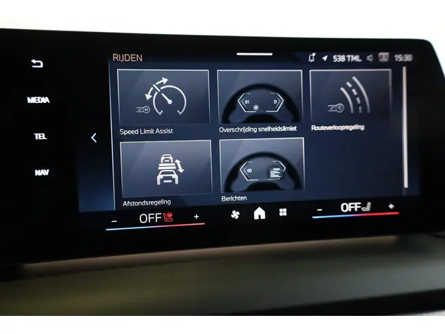 BMW 1 Serie 120 2026 Benzine 16