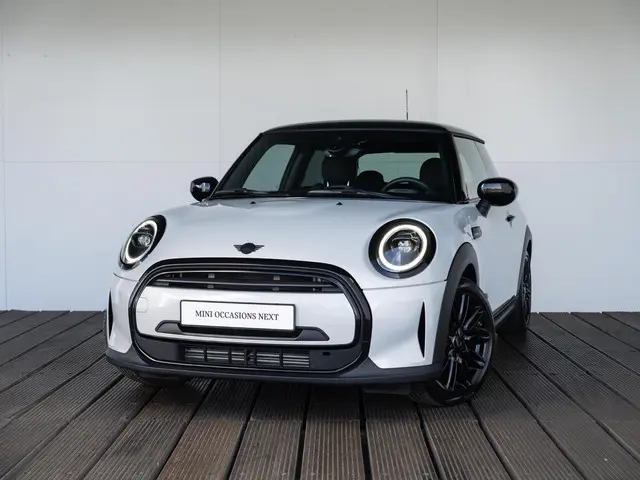 MINI 3-Deurs Cooper Aut. 2023 Benzine 36