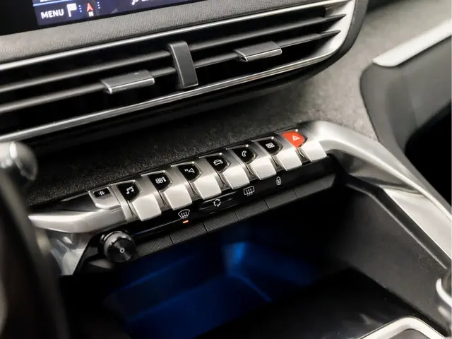 Peugeot 3008 1.2 PureTech Sport 2016 Benzine 9