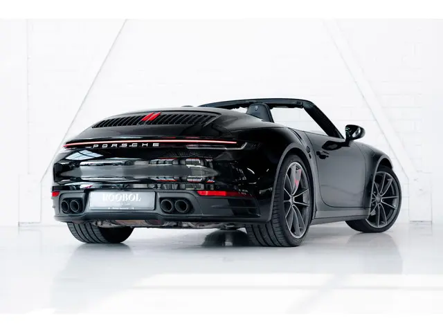 Porsche 911 Carrera Cabriolet 2020 Benzine 8