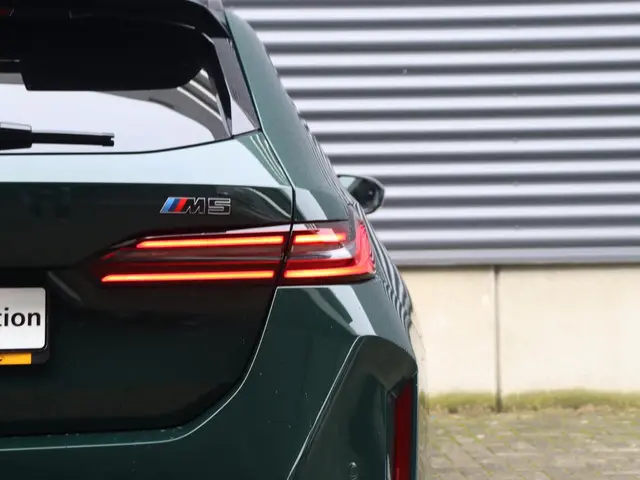 BMW M5 Touring 2025 Hybride Benzine 46