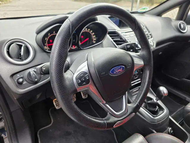 Ford Fiesta 1.6 ST2 2014 Benzine 11