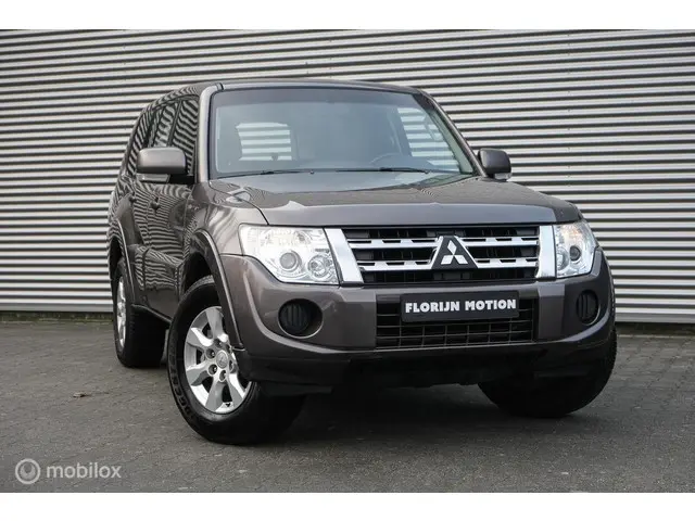 Mitsubishi Pajero 3.2 DI-D Instyle 2013 Diesel 31
