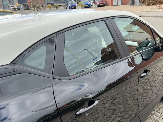 Renault Captur 1.0 TCe 90 Equilibre 2023 Benzine 36