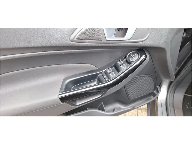 Ford Fiesta Titanium 2017 Benzine 12