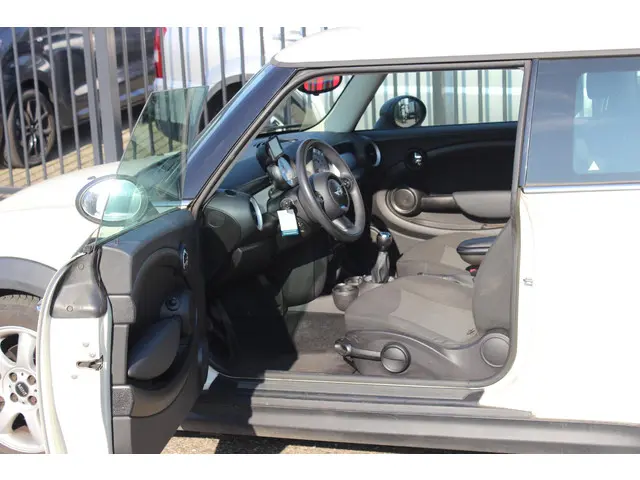 MINI One Mini 1.6 Business Line, Navigatie! 2013 Benzine 3