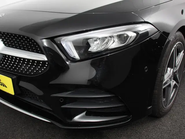 Mercedes-Benz A-Klasse 200 AMG Line 2022 Benzine 36