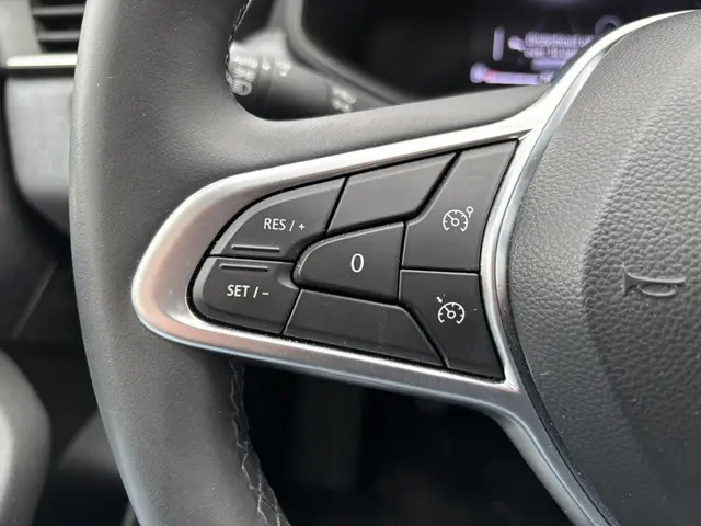 Renault Clio 1.0 TCe 90 GPF evolution 2023 Benzine 19