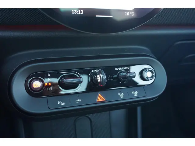 MINI 3-Deurs Cooper C 2024 Benzine 25