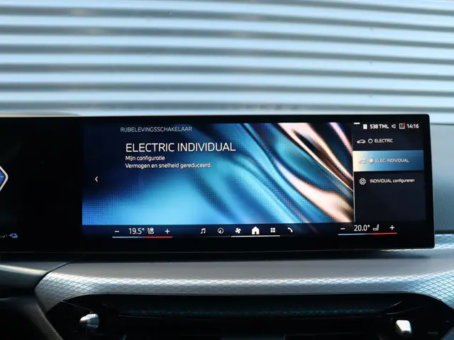 BMW 3 Serie 330e Sedan 2025 Hybride Benzine 29