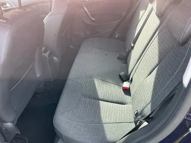 Citroën C3 1.2 PureTech Selection AUTOMAAT 2017 Benzine 4