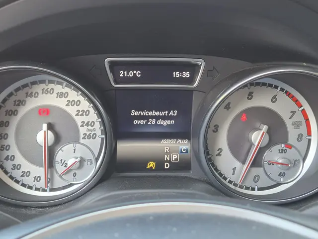 Mercedes-Benz GLA 200 Prestige 2017 Benzine 20