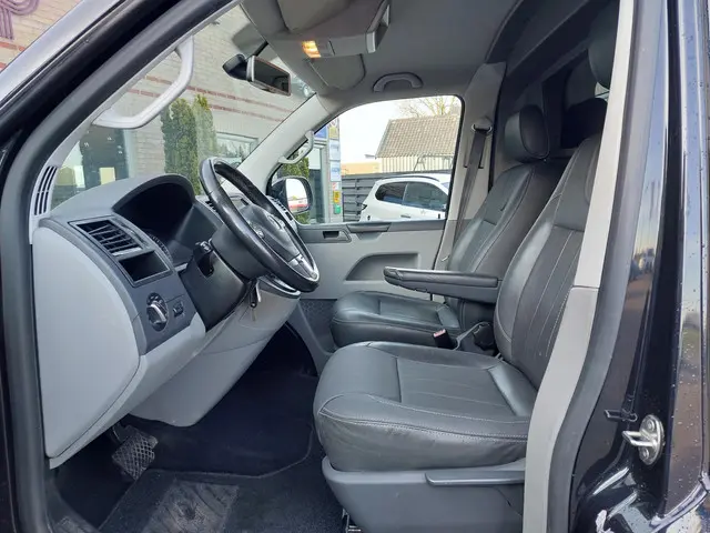 Volkswagen Transporter 2.0 TDI L2H1 2014 Diesel 4