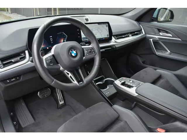BMW X1 sDrive18i 2024 Benzine 7