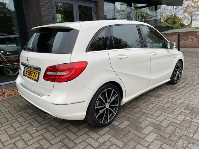 Mercedes-Benz B-Klasse 180 Prestige 2014 Benzine 10