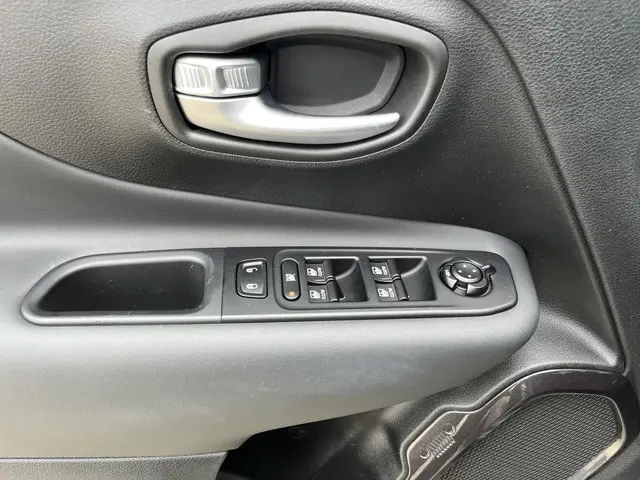 Jeep Renegade 1.5T e-Hybrid S 2023 Hybride Benzine 15