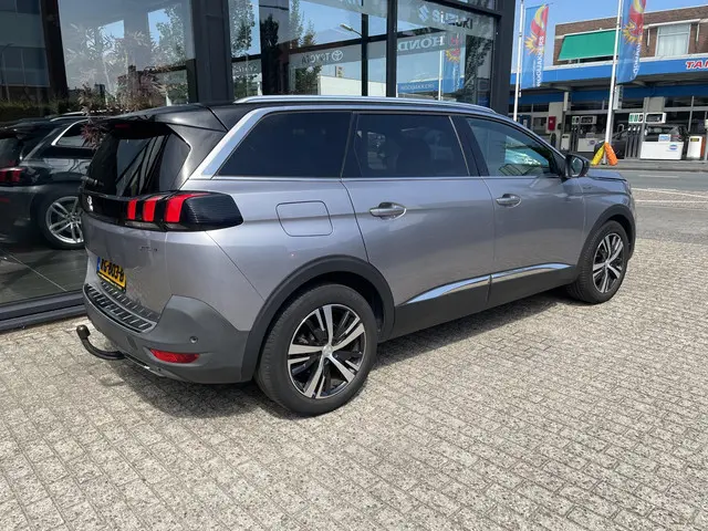 Peugeot 5008 1.6 e-THP GT-Line 2017 Benzine 4