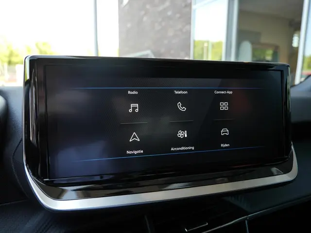 Peugeot 2008 1.2 Hybrid 145PK Style 2025 Hybride Benzine 22