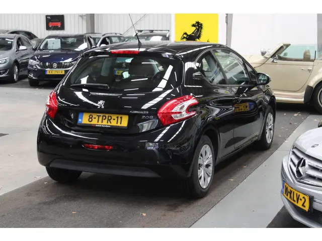 Peugeot 208 1.2 VTi Active 2014 Benzine 4