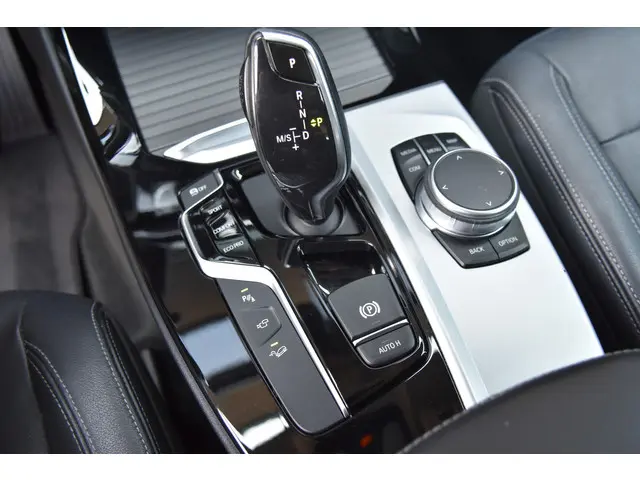 BMW X3 xDrive20i High Executive 2018 Benzine 15
