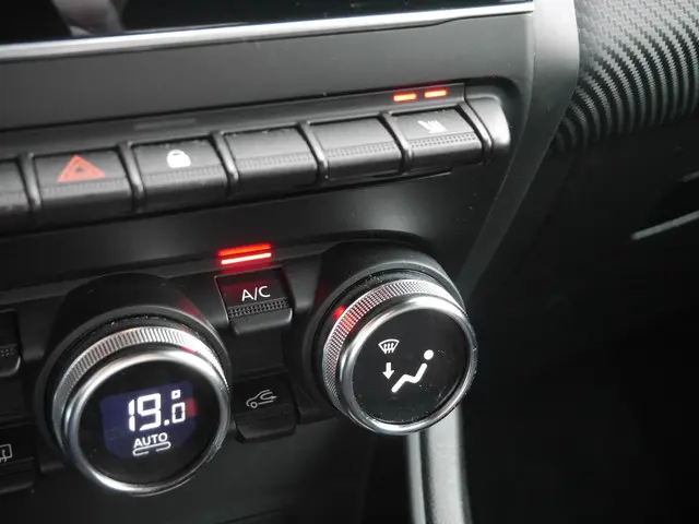 Renault Captur 1.3 mild hybrid 140 RS Line 2022 Benzine 32