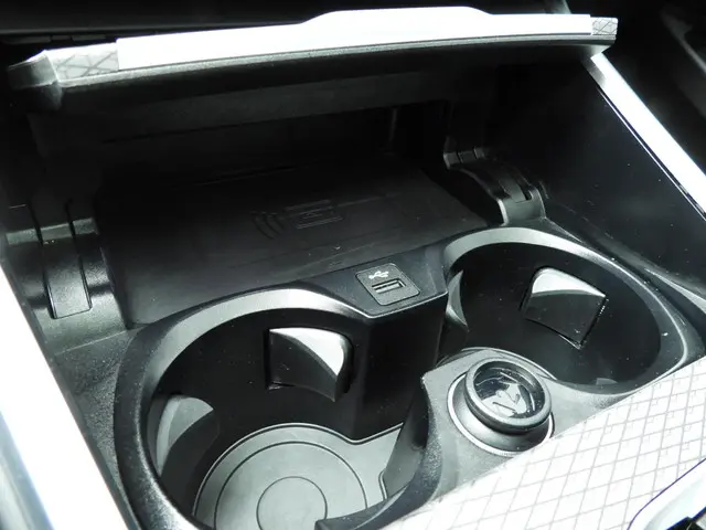 BMW 3 Serie Sedan 318i 2025 Benzine 27