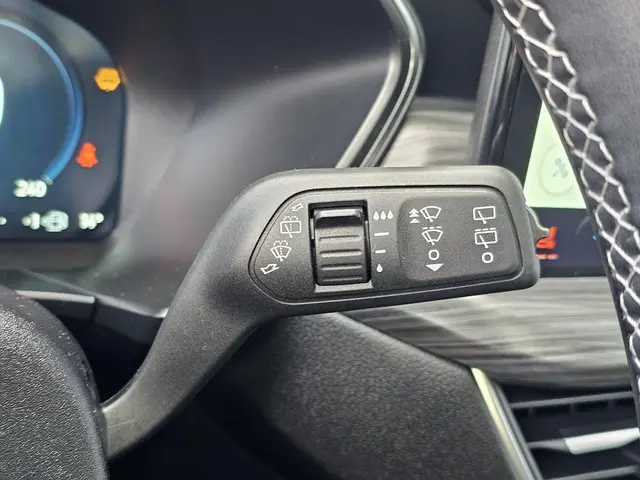 Ford Kuga 2.5 FHEV Active X 2024 Hybride Benzine 19