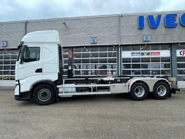 Iveco X-Way 570 6x2 haakarmsysteem 30 ton 2025 Diesel 8