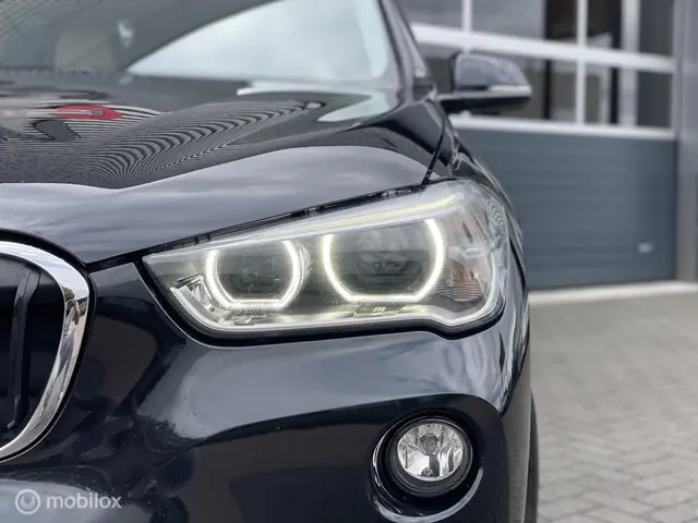 BMW X1 sDrive20i High Executive 2017 Benzine 4
