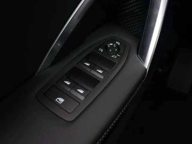 BMW X1 xDrive23i 2025 Benzine 33