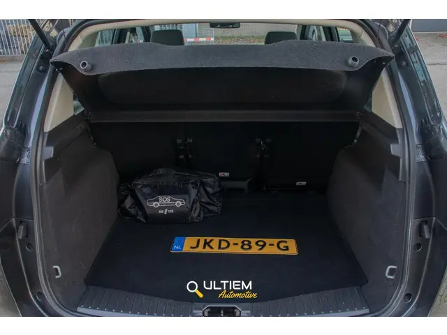 Ford C-MAX 1.5 Titanium 2015 Benzine 9