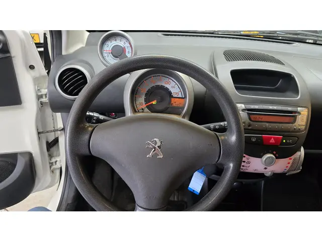 Peugeot 107 1.0 Active 2012 Benzine 15