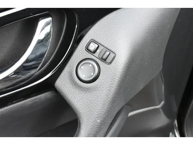 Nissan QASHQAI 1.2 Tekna 2017 Benzine 32