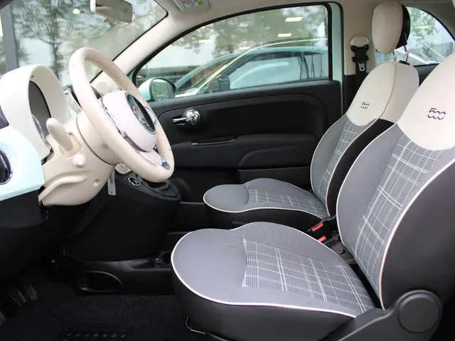 Fiat 500 1.2 Lounge 2018 Benzine 10