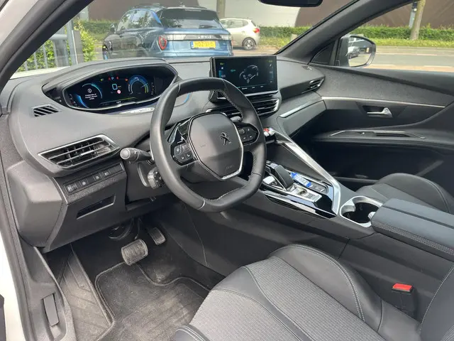 Peugeot 3008 1.6 HYbrid 225 GT 2023 Hybride Benzine 6