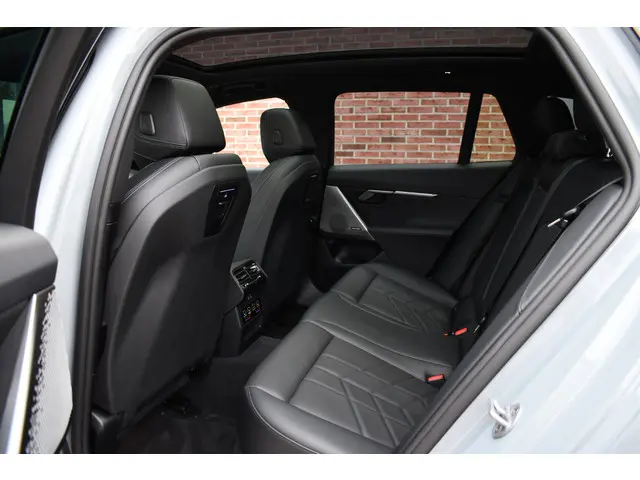 BMW 5 Serie Touring 520i M-Sport 2024 Benzine 66