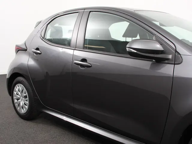 Toyota Yaris 1.5 Hybrid Comfort 2023 Hybride Benzine 23