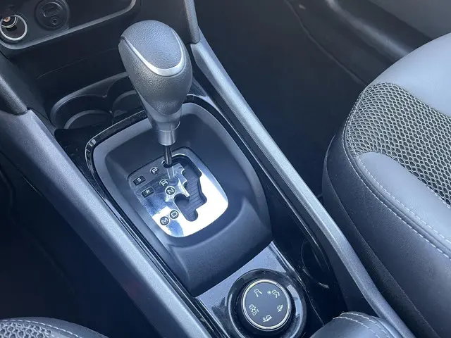 Peugeot 2008 1.2 PureTech Allure Automaat 2018 Benzine 21