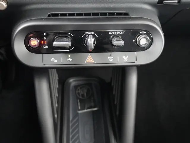 MINI 3-Deurs Cooper E Favoured + M-pakket 2025 Elektrisch 15