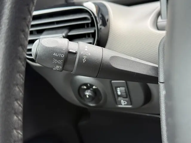 Citroën C4 Cactus 1.2 PureTech Feel 2018 Benzine 17
