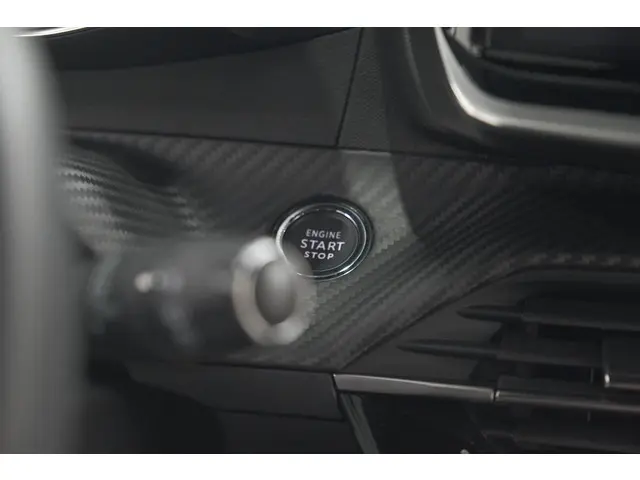 Peugeot 2008 PureTech 130 EAT8 GT 2024 Benzine 43