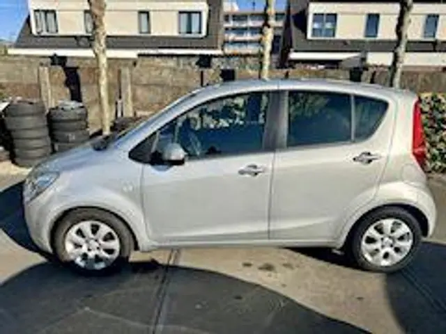 Opel Agila 1.0 Edition 2012 Benzine 4