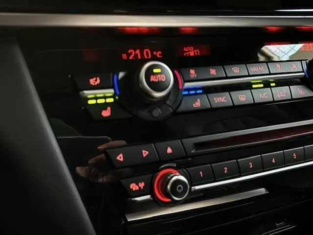 BMW X5 xDrive35i High Executive 2018 Benzine 27